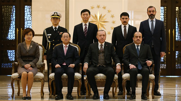 أردوغان يتسلم أوراق اعتماد سفير كوريا الجنوبية لدى تركيا