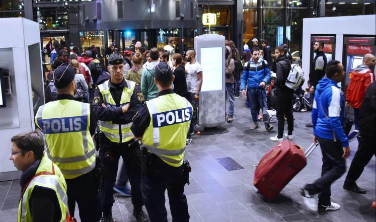 غضب أوروبي من السويد بعد فرض قيود جديدة على اللاجئين