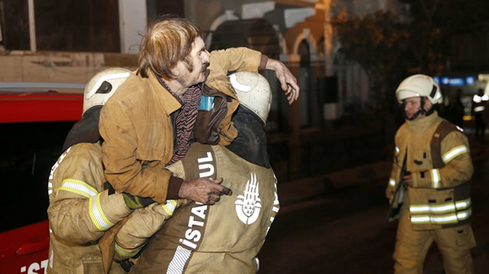 إصابة 7 أشخاص جراء حريق اندلع بأحد فنادق إسطنبول (فيديو)