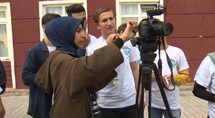 قناة TRT WORLD تستضيف لاجئين سوريين في برنامج تدريب إعلامي مهني