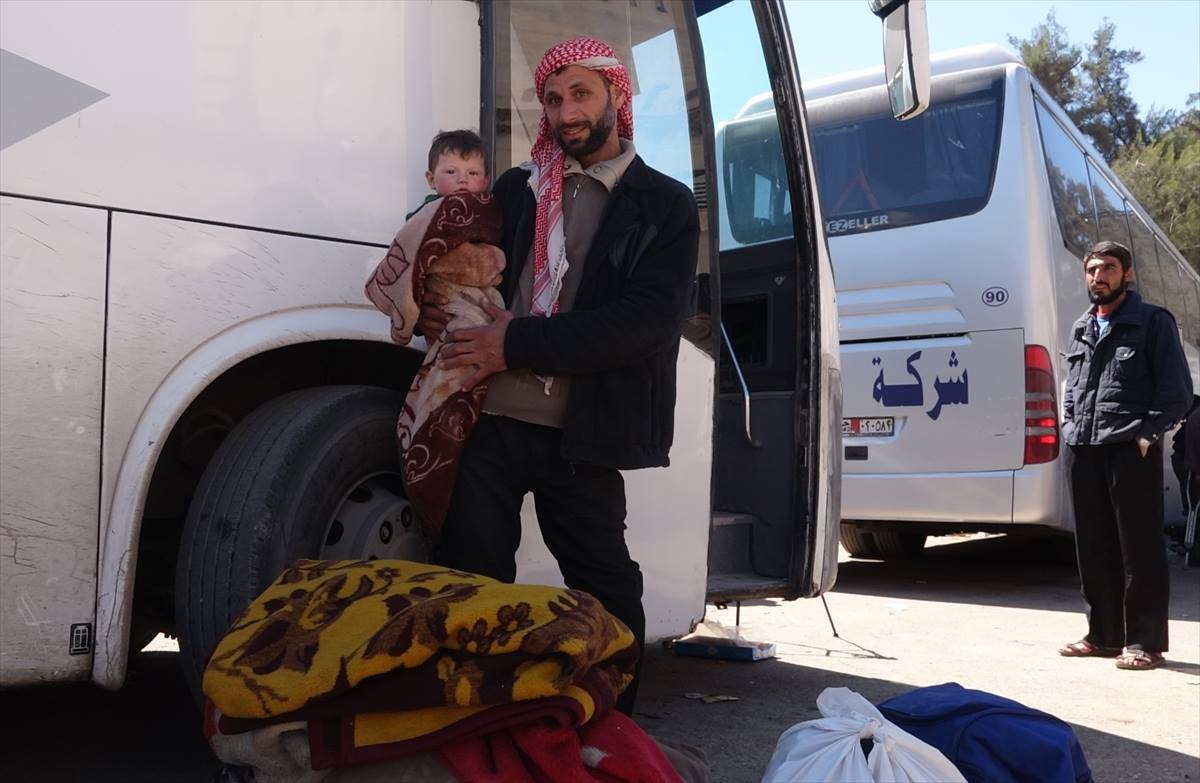 القافلة الحادية عشرة من مهجّري الغوطة الشرقية تصل إدلب وحلب