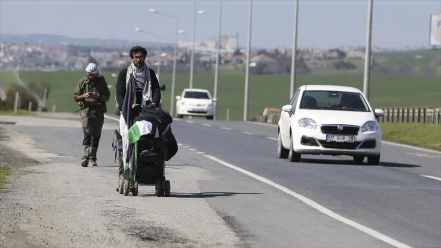سويدي يصل إسطنبول مشياً على الاقدام في طريقه إلى فلسطين