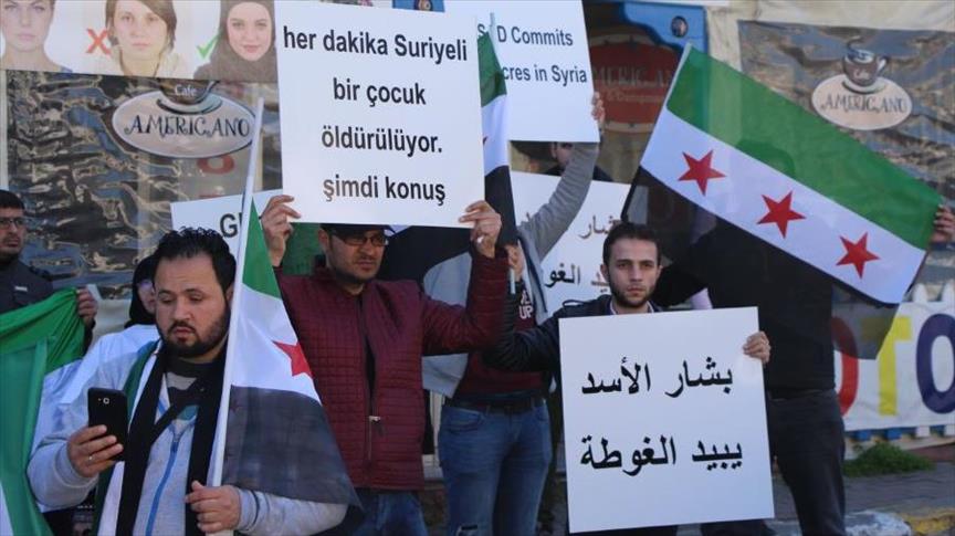 سوريون يسلمون القنصل الأمريكي باسطنبول رسالة احتجاج وهذا فحواها