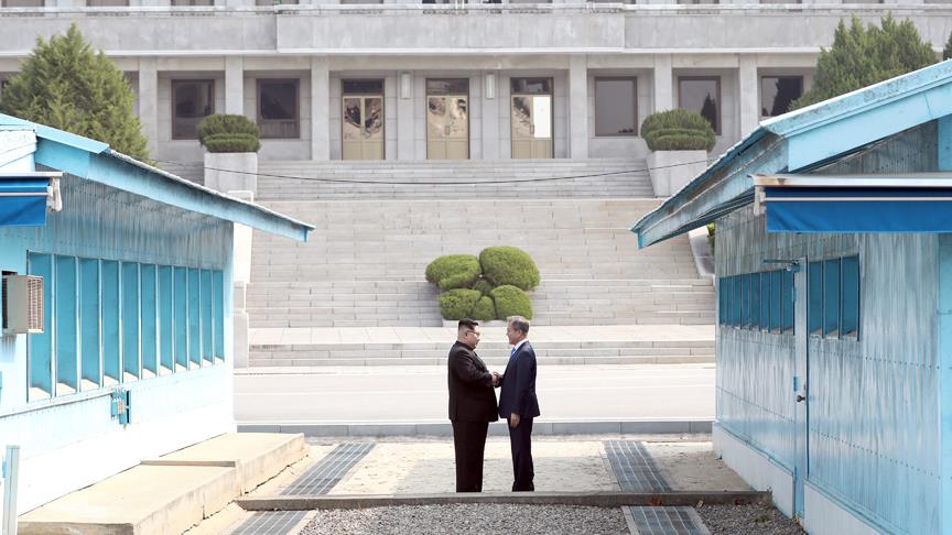 أجواء إيجابية تسود القمة التاريخية بين زعيمي الكوريتين