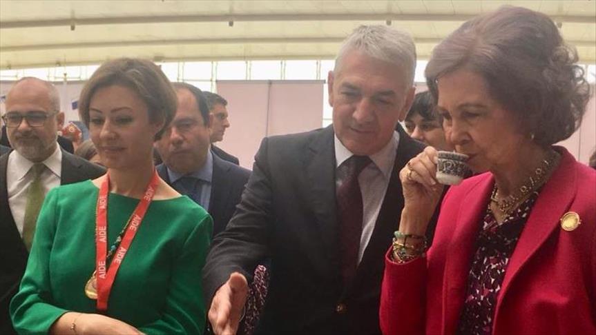 مذاق القهوة التركية يثير إعجاب الملكة الإسبانية صوفيا