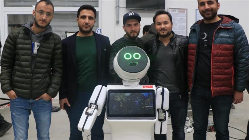 روبوت “أدا” التركي يستعد لتقديم خدماته في مطار إسطنبول الثالث