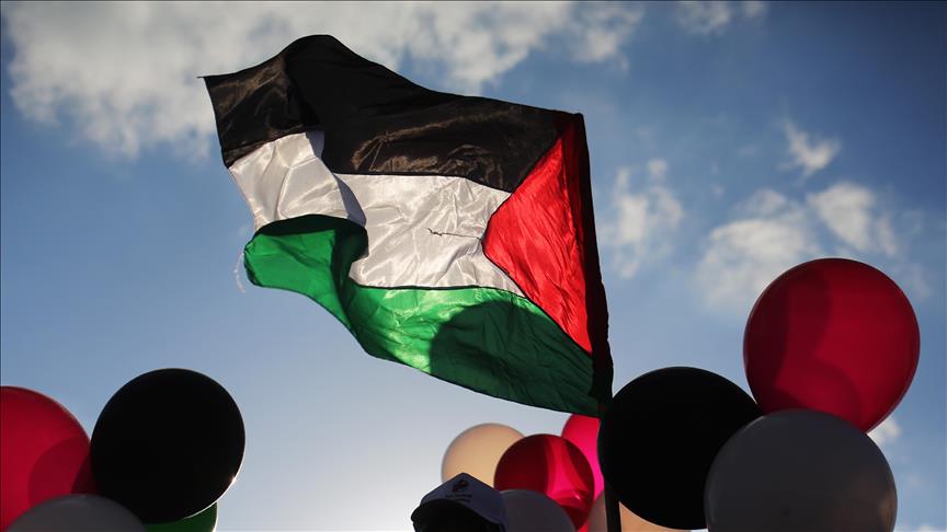 الفلسطينيون يتوافدون نحو حدود غزة للمشاركة في جمعة رفع العلم