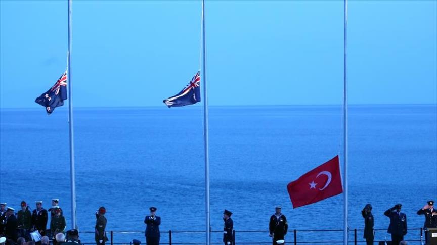 تركيا.. أستراليون ونيوزلنديون يحيون ذكرى جنودهم القتلى بالحرب العالمية الأولى