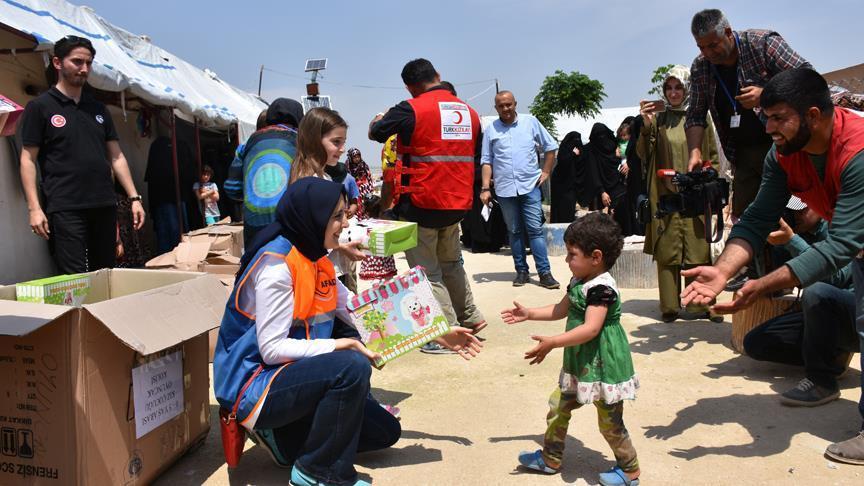 مساعدات إنسانية تركية للمحتاجين في عفرين وإدلب