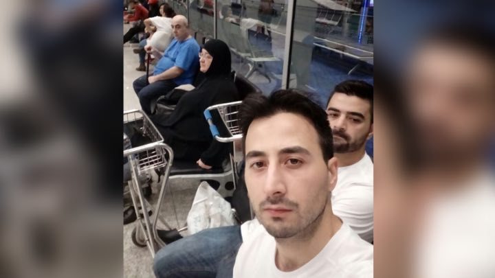 عائلة سوريةً محتجزة منذ 52 يوماً في أحد مطارات ماليزيا (فيديو)