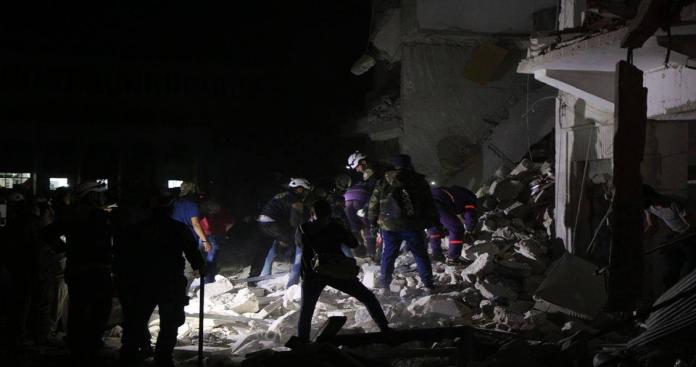 قتلى وجرحى في انفجار مفخخة استهدفت مبنى لـ”حكومة الإنقاذ” بإدلب (صور)