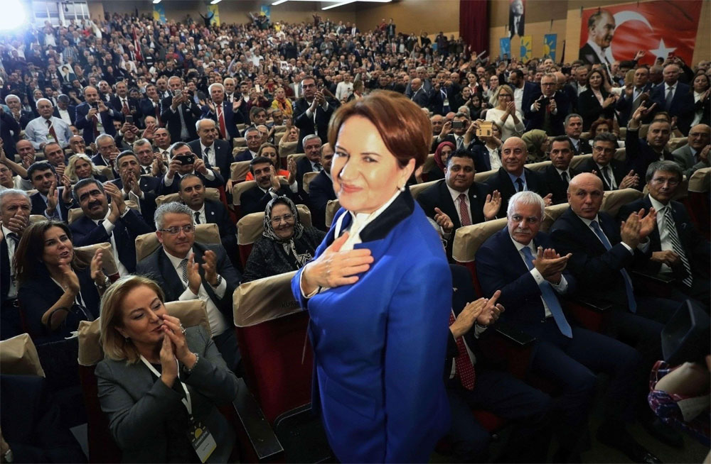 رئيسة حزب الخير في تركيا ميرال أكشينار