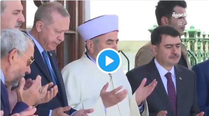 فيديو جديد للرئيس أردوغان يتربع على قائمة الأكثر مشاهدة في تركيا وهو يزور ضريح لهذا السلطان العثماني !!