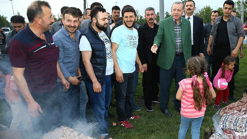 هكذا فاجئ أردوغان مواطنيه قبل الإفطار (الفيديو الأكثر مشاهدة في تركيا)