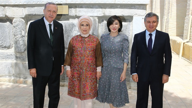 بالصور.. هكذا زار أردوغان الأماكن التاريخية في مدينة “بخارى”