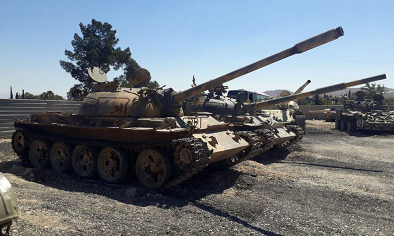 شاهد جيش الأسد يعثر على كميات كبيرة من الأسلحة الثقيلة والدبابات في القلمون الشرقي