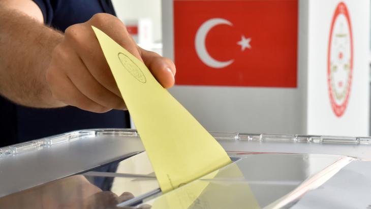 غرامة مالية في تركيا على من لا يشارك في الانتخابات