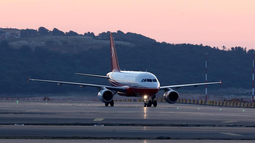طائرة أردوغان تنفذ أول هبوط في مطار إسطنبول الثالث