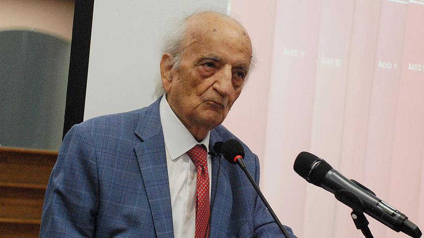 وفاة المؤرخ التركي الشهير “فؤاد سيزغين” في إسطنبول