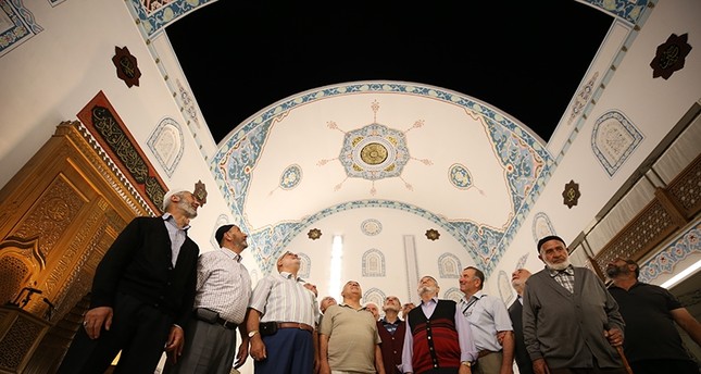 مسجد في بورصة التركية يتحدى حر الصيف في رمضان