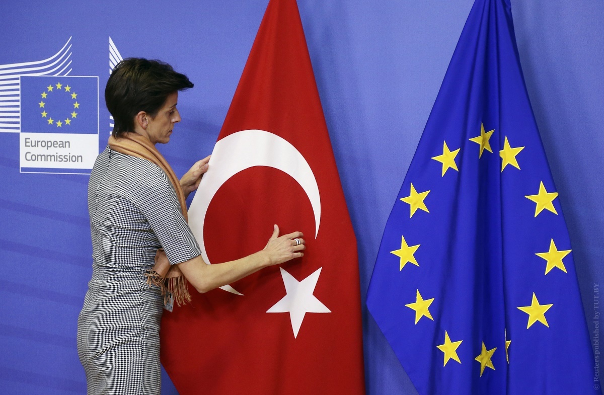 الاتحاد الأوروبي يعلق محادثات انضمام تركيا والأخيرة ترفض