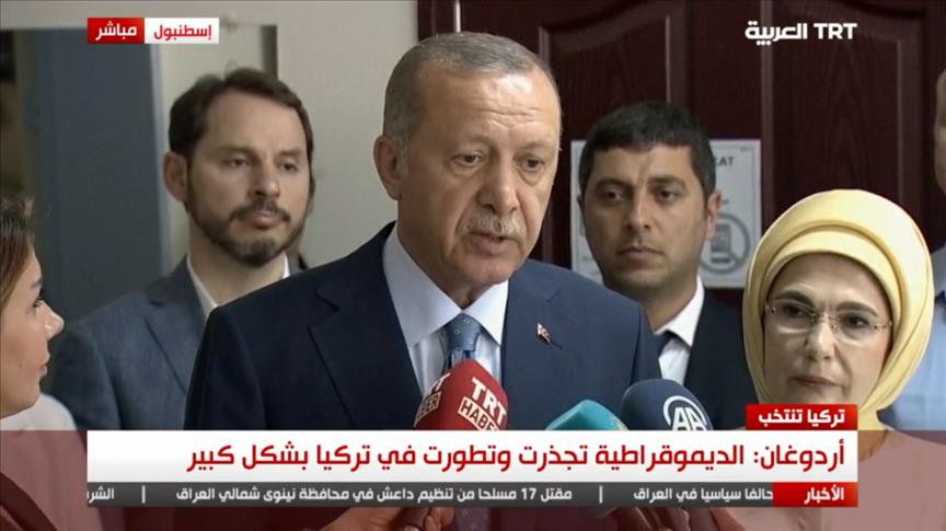 بث مباشر: الرئيس أردوغان يدلي بصوته الآن في الانتخابات البرلمانيه والرئاسية بتركيا