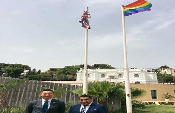 ﻿رفع علم المثليين على السفارة البريطانية في الجزائر يثير جدلا واسعاً