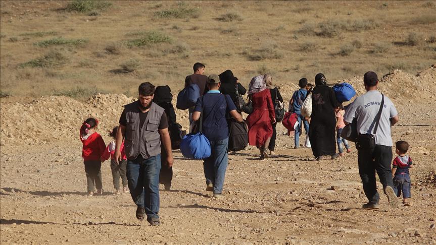 خروج أول قافلة من المعارضين للنظام السوري من درعا