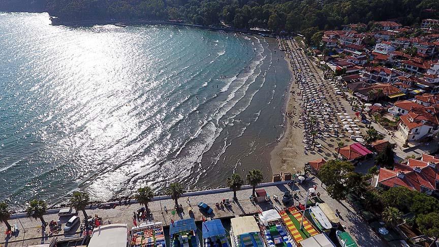 تركيا.. إقبال متزايد من السياح على شواطئ غرب البحر الأسود