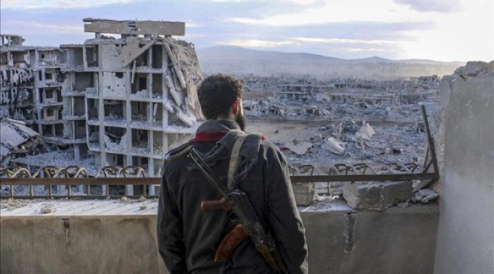 كاتب سعودي: حان الوقت لتقوم أمريكا بتقسيم سوريا