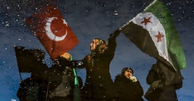 وسط صمت عالمي …إسطنبول تتظاهر تضامنا مع “درعا” السورية