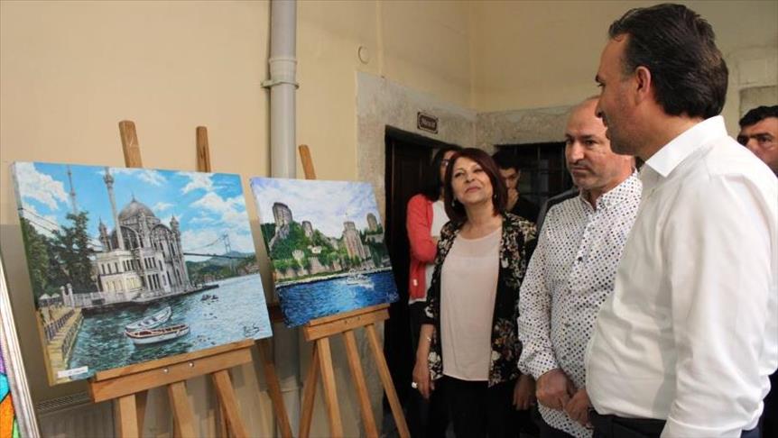 “أطياف”.. معرض فنون تشكيلية بإسطنبول يجمع فنانين عربا وأتراكا