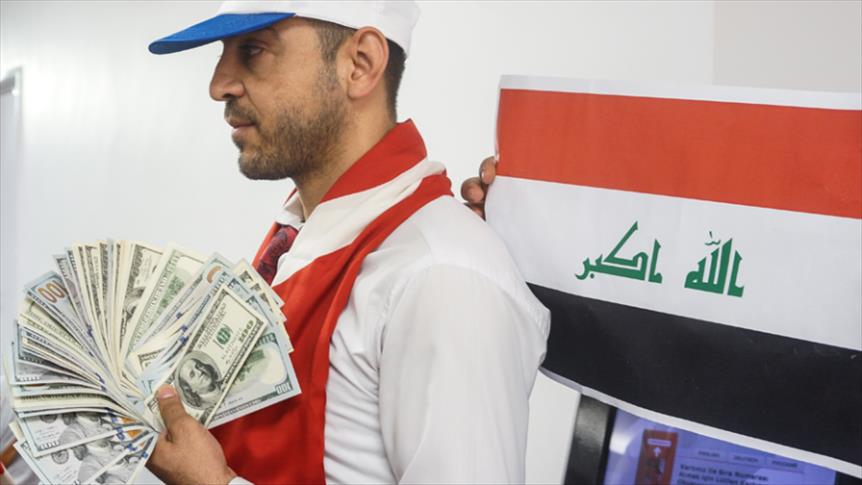 طلاب عراقيون بتركيا يصرّفون دولاراتهم دعما لليرة التركية