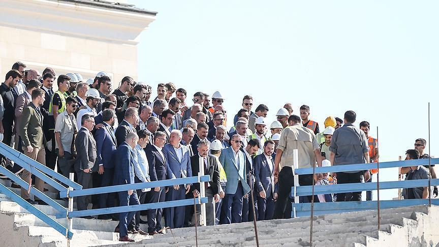 أردوغان يتفقد أعمال بناء أكبر مسجد في تاريخ تركيا