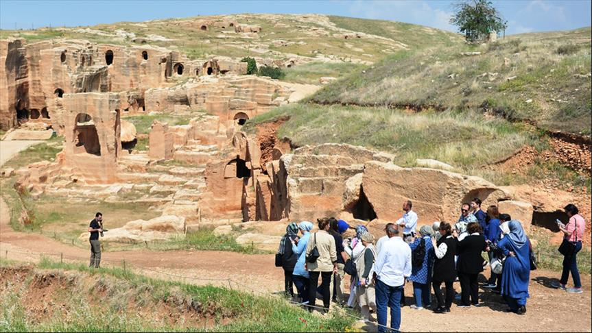 “مدينة التسامح” التركية تعيش ذروة الإقبال السياحي