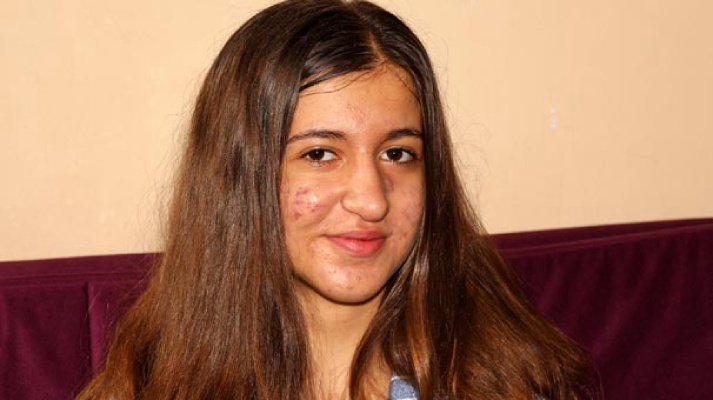 طالبة تركية تفوقت في صفها لتتفاجئ حين التسجيل بالمرحلة التالية بأنها معاقة !!