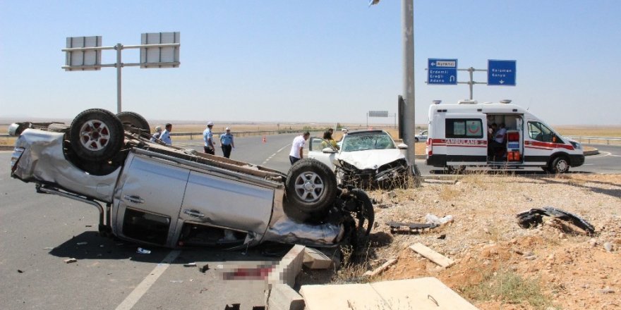 سيارة مقلوبة في حادث سير في تركيا