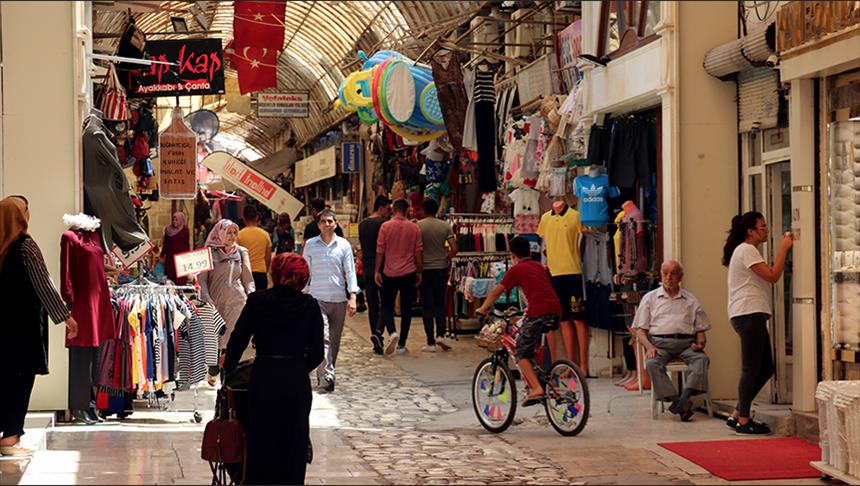 “السوق الطويل” قلب تجاري نابض وسط أنطاكيا