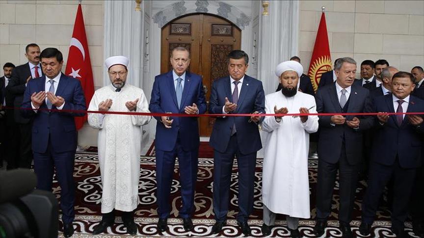 أردوغان يشارك في افتتاح مسجد الإمام السرخسي في قرغيزستان