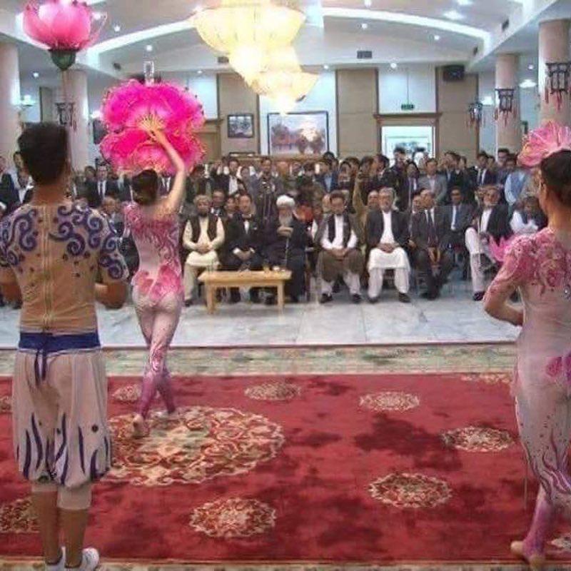 ضجة بعد رقص فتيات أمام زعماء “متشددين” في أفغانستان (صور)