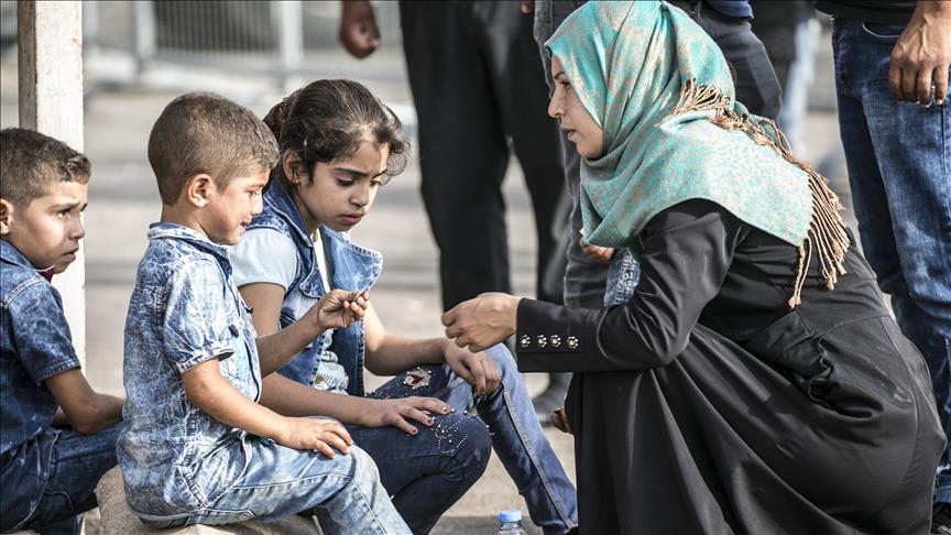 العائلات السورية تواصل العودة من تركيا إلى المناطق الآمنة