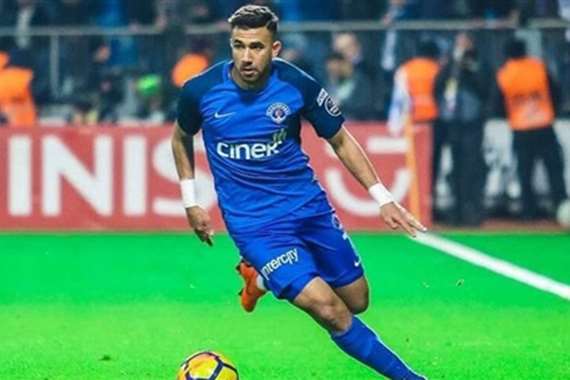 تريزيجيه يتصدر قائمة أفضل لاعب في تركيا