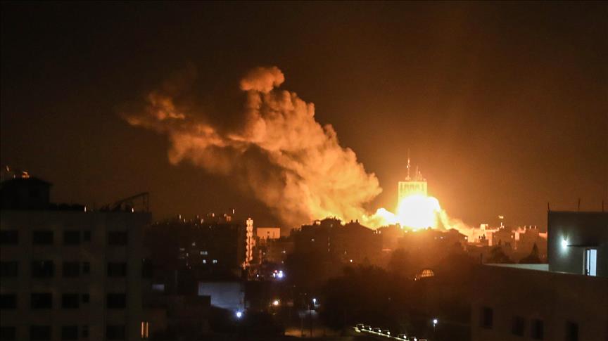 10 شهداء في غارات إسرائيلية على غزة.. وتحذيرات من حرب شاملة