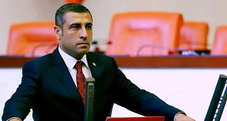 نائب تركي يقترح على البرلمان منع السوريين من استلام إدارة غرف التجارة و البورصة