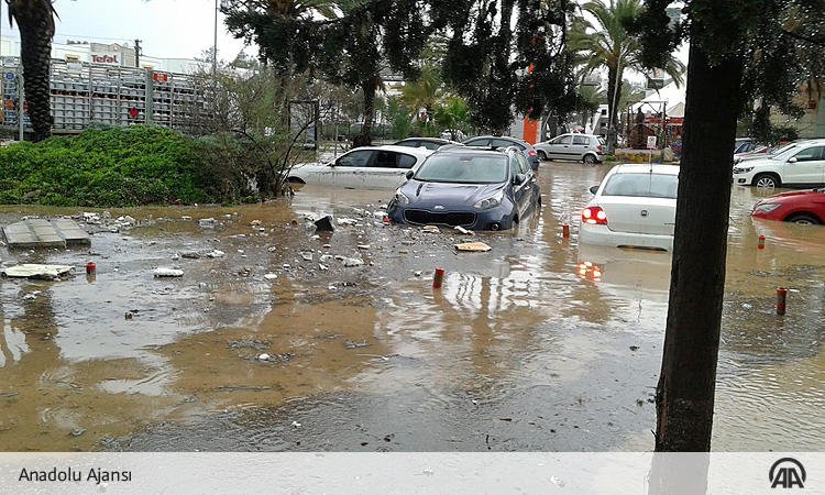 سيول وفيضانات في بودروم التركية