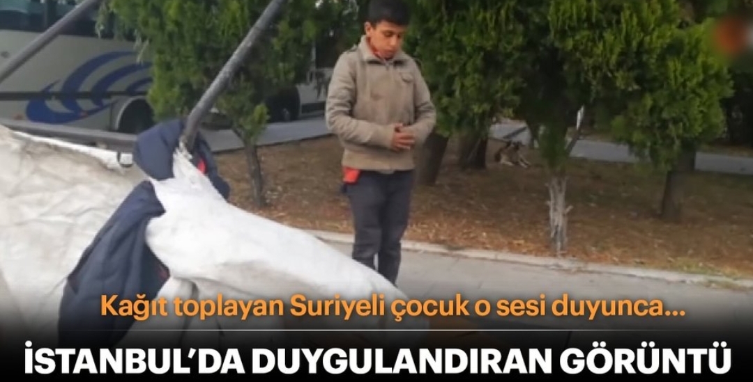وسائل إعلام تركية تسلط الضوء على طفل سوري يصلي على الرصيف أثناء عمله (فيديو مؤثر)