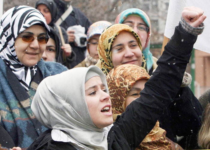 قرار هام من محكمة تركية بخصوص الحجاب