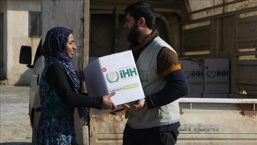 توزيع مساعدات تركية على مئات الأسر في هذه المدينة السورية