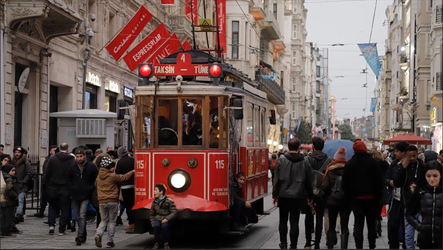 إسطنبول “تتزين” لاحتفال استثنائي في رأس السنة
