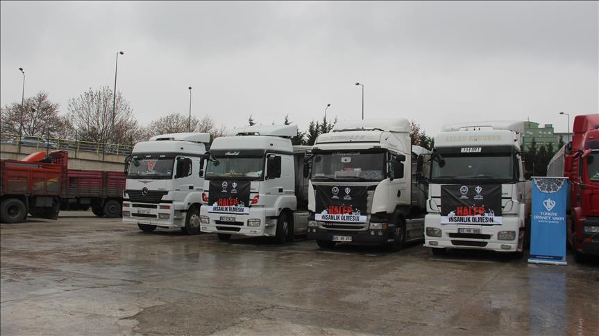 قونيا التركية ترسل 7 شاحنات دقيق إلى سوريا